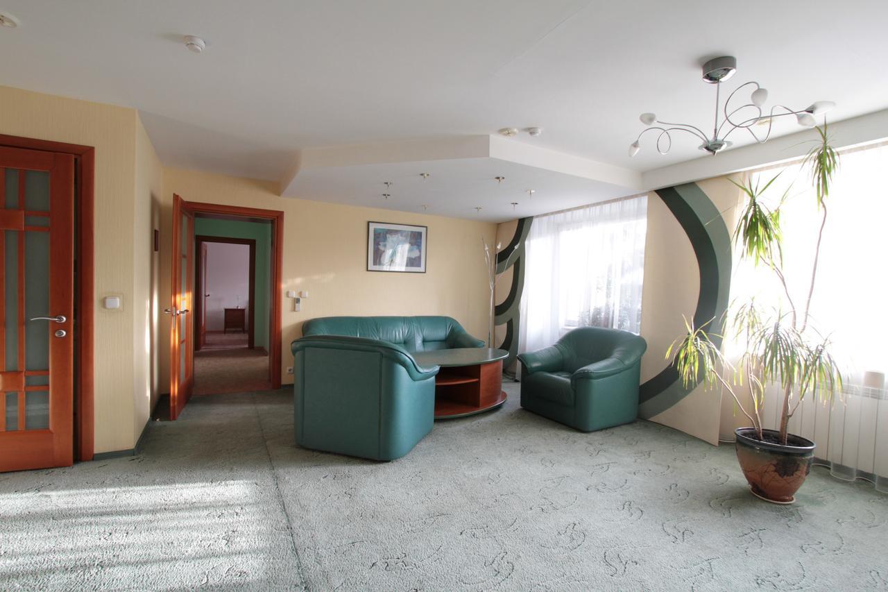 40 Let Pobedy Hotel Minsk Extérieur photo